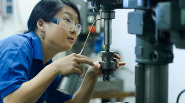 中国+1 战略：对全球精密技术原始设备制造商的重要性